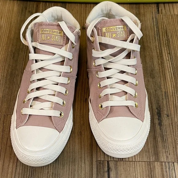 Converse Women's Blush Pink Sneakers mid high size 7.5 gold accents - Picture 1 of 9